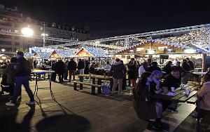 2025 11 28 TOULON EN SOIREE -  LE PORT ET ILLUMINATIONS VILLE (31)